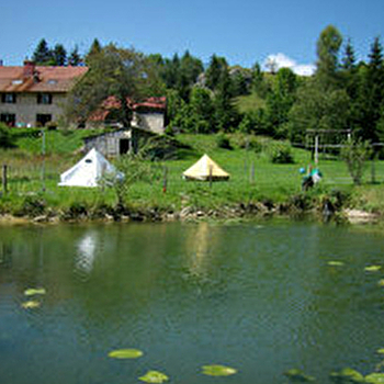 Aire naturelle de camping - Le Castelblanc - CHATELBLANC