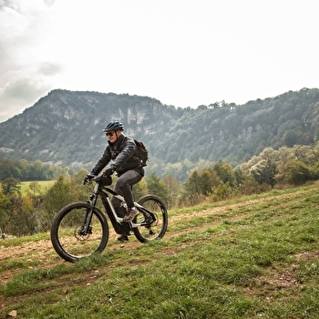 Circuit VTT n°27 (rouge) - Piste des Dinosaures - Falaise de Bérranger - CIZE