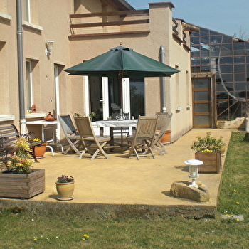 Chambres d'Hôtes de la Colline - CHENAY-LE-CHATEL
