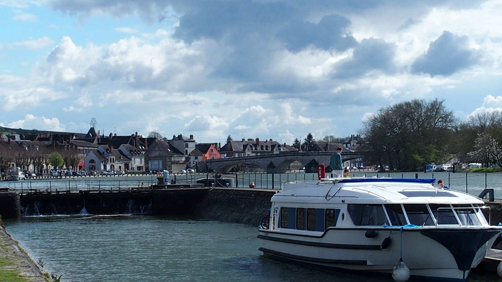 Halte nautique de Villeneuve-sur-Yonne