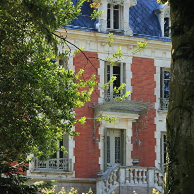 Chambres d'Hôtes  ' Château de la Chaix '