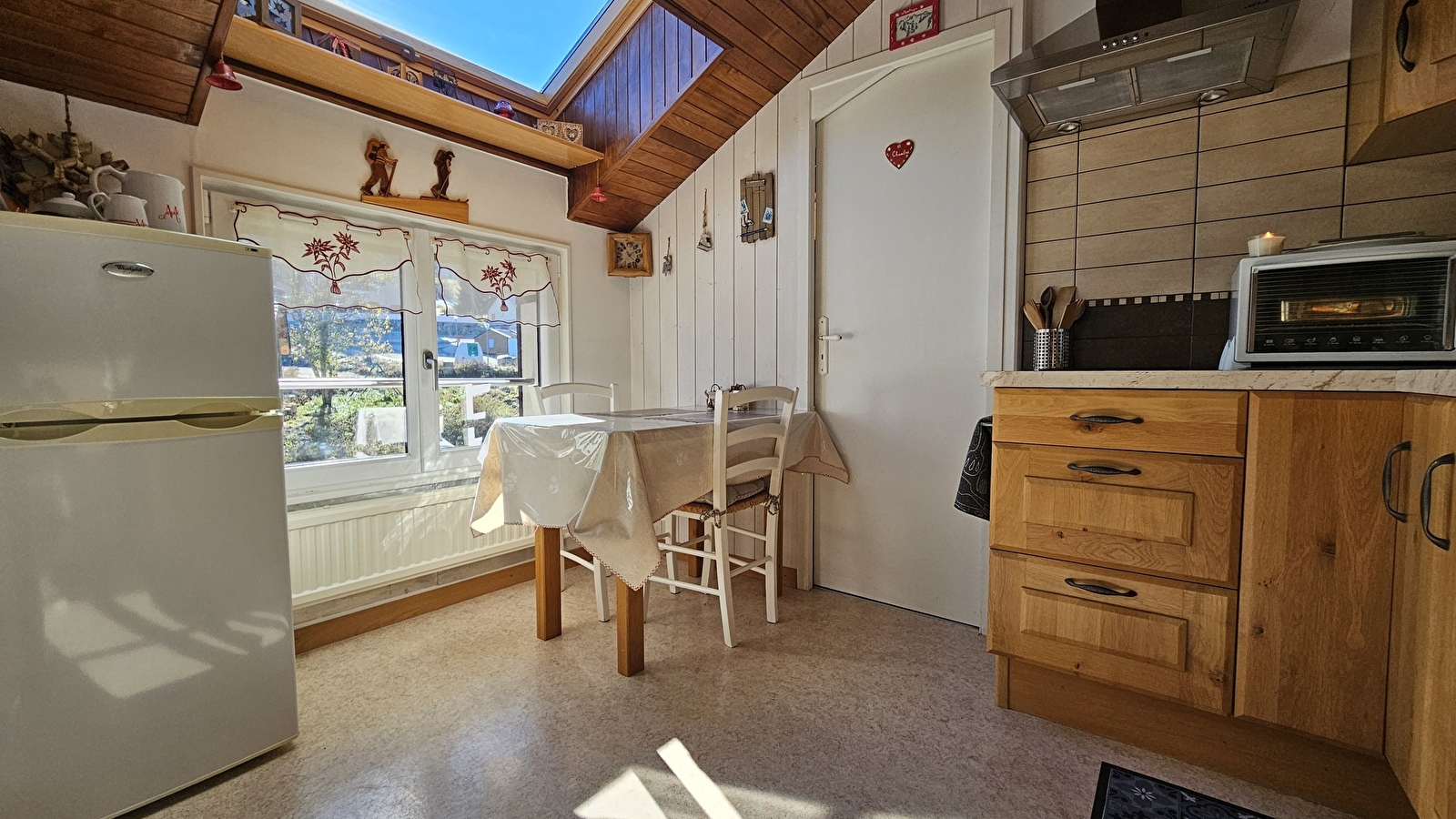 La Halle - Studio en résidence - P222ROB00