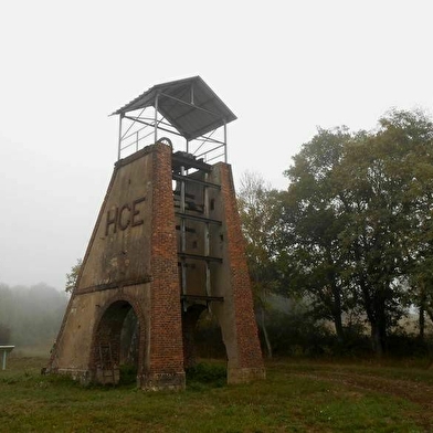 Ancien chevalement et puits des Fourneaux