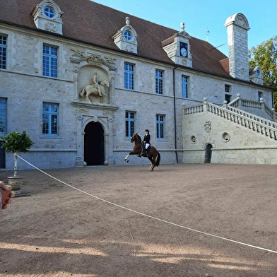 Ecuries du château de Chaumont en Charolais