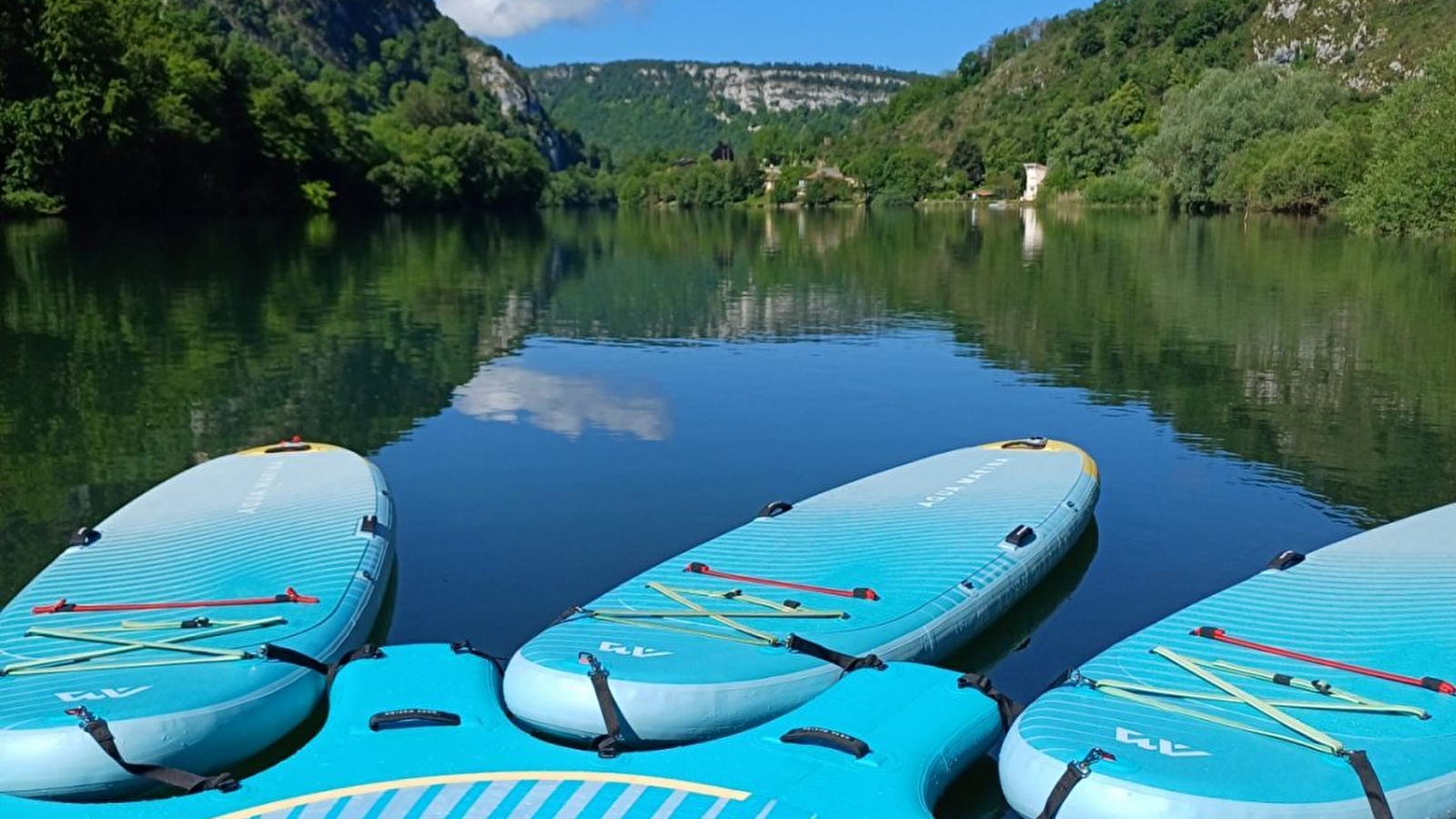 Séance de pilates sur paddle