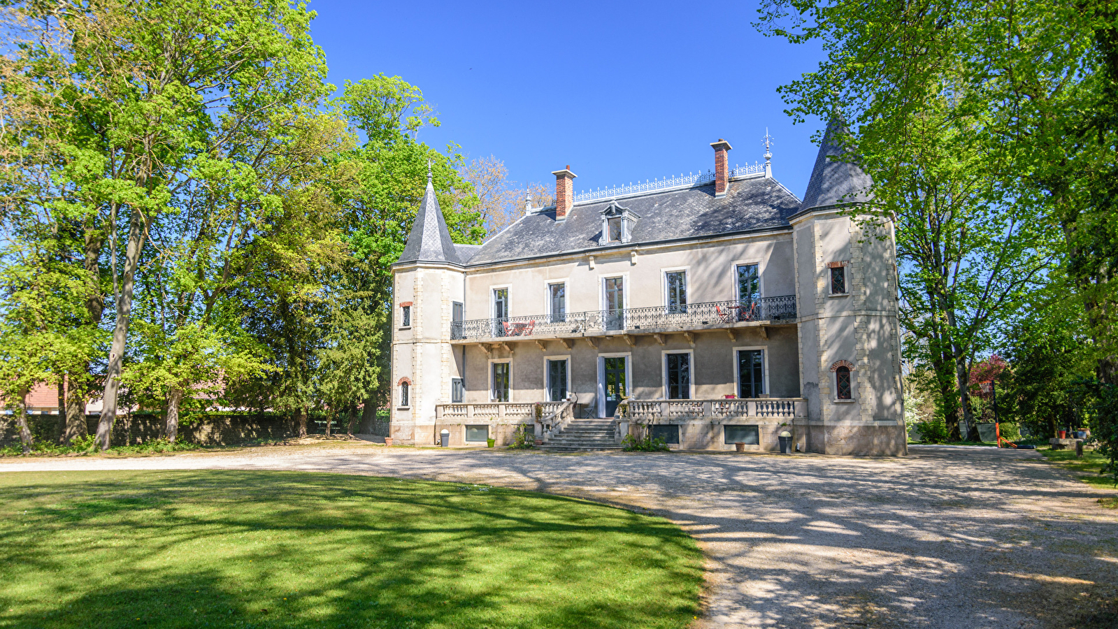 CHATEAU DE LA VILLENEUVE