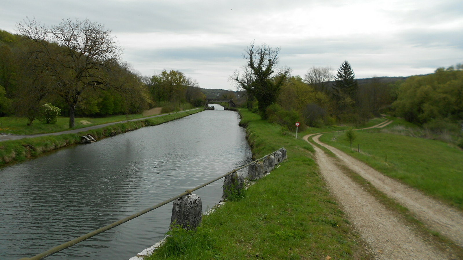 Le long de la voie romaine à Osselle