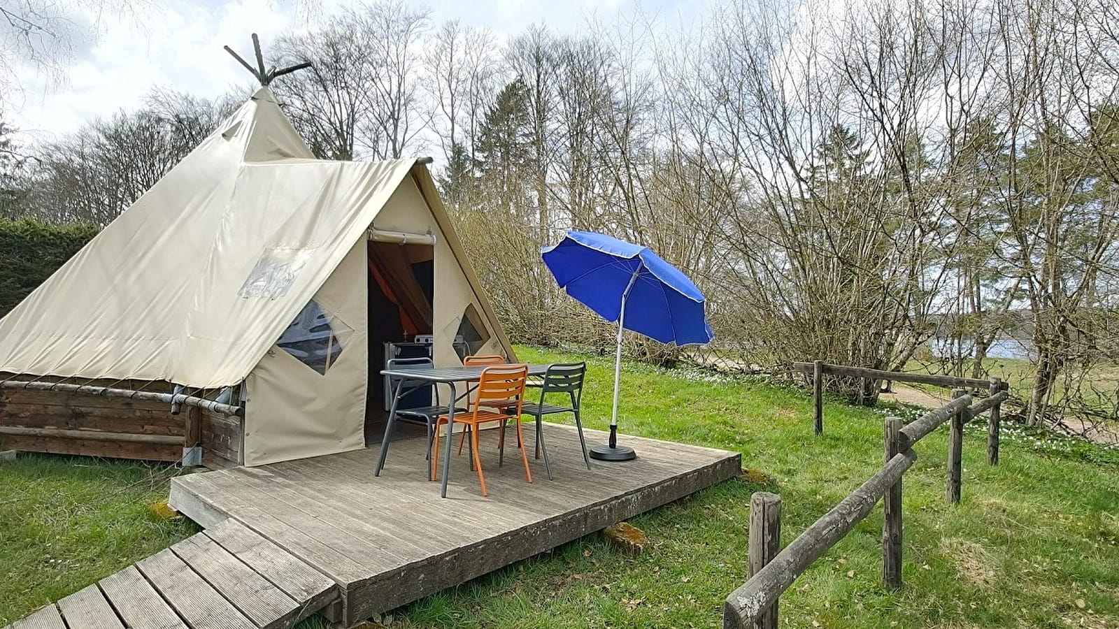 Location hébergements Tipis 4 personnes Lac des Settons Morvan - Activital