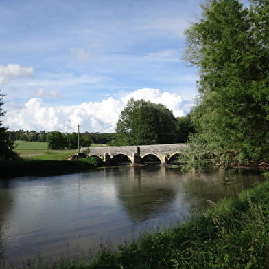 Le sentier des 'Ponts de pierre du Salon'