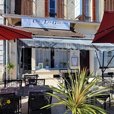 Chez les Garçons