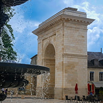 Visite guidée : Tour de place, Place de la Résistance - NEVERS