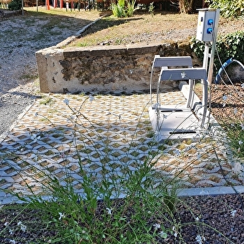 Borne de recharge pour vélo éléctrique  - SAINT-MAURICE-LES-COUCHES