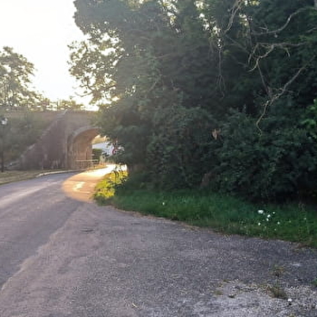 Ligne de démarcation - ancien poste de contrôle allemand - Poteau - BUXY