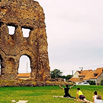 Yoga insolite au temple de Janus - AUTUN