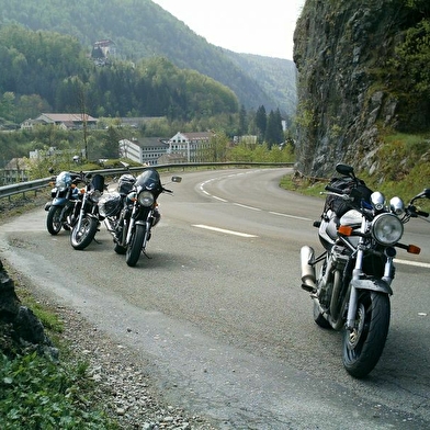 Le Jura à moto d'hôtel en hôtel