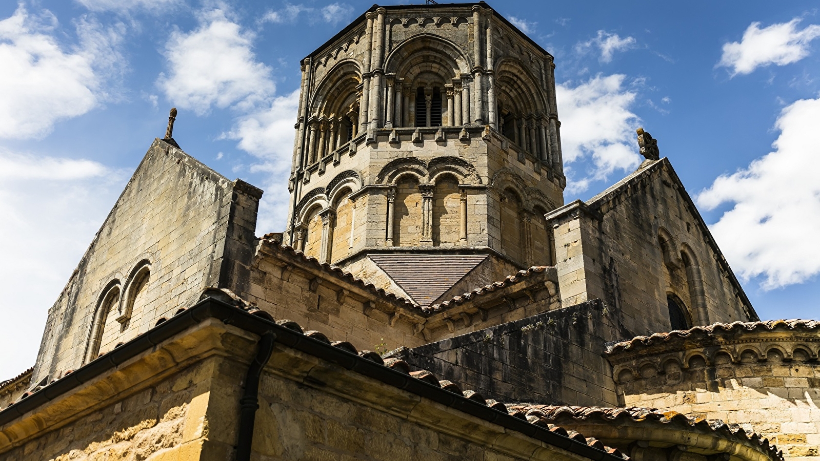 Eglise romane Saint-Hilaire