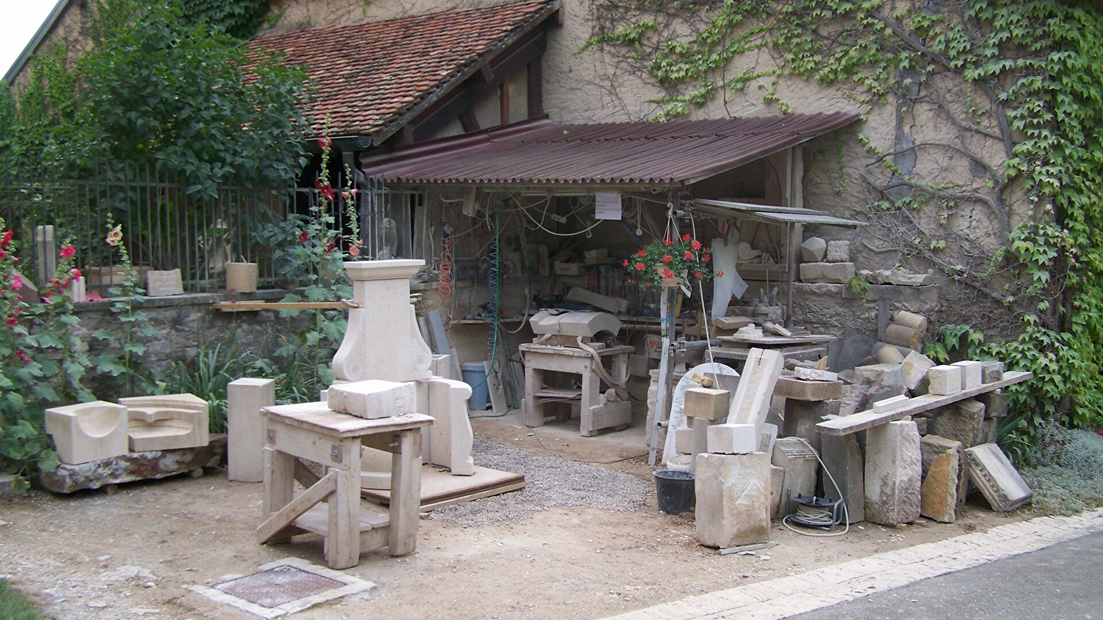 Démonstration Route des Savoir-faire : Tailleur de pierre, Serge Luniaud