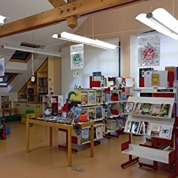 Bibliothèque - SAINT-PARIZE-LE-CHATEL