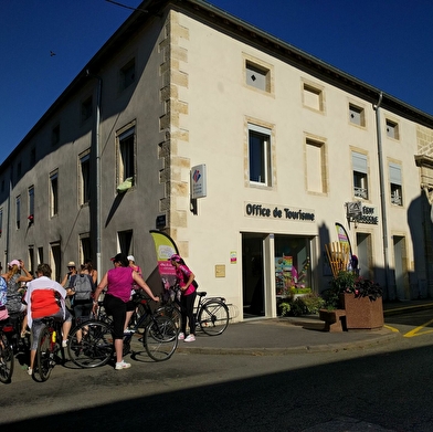 Location de vélos VAE et musculaires - Office de tourisme