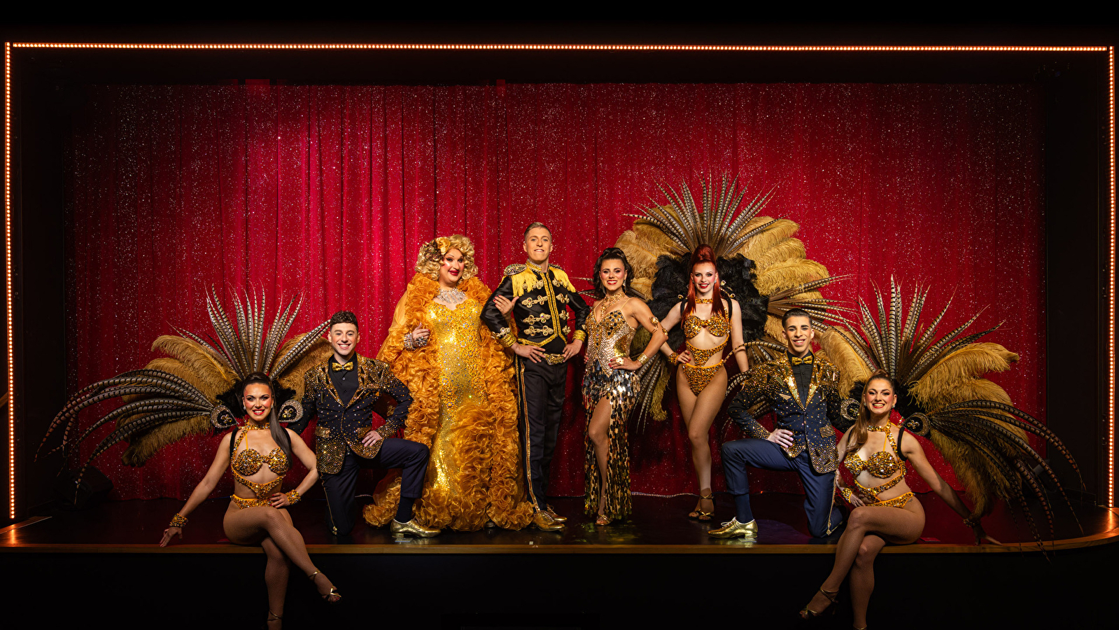 Revue cabaret en déjeuner ou dîner spectacle