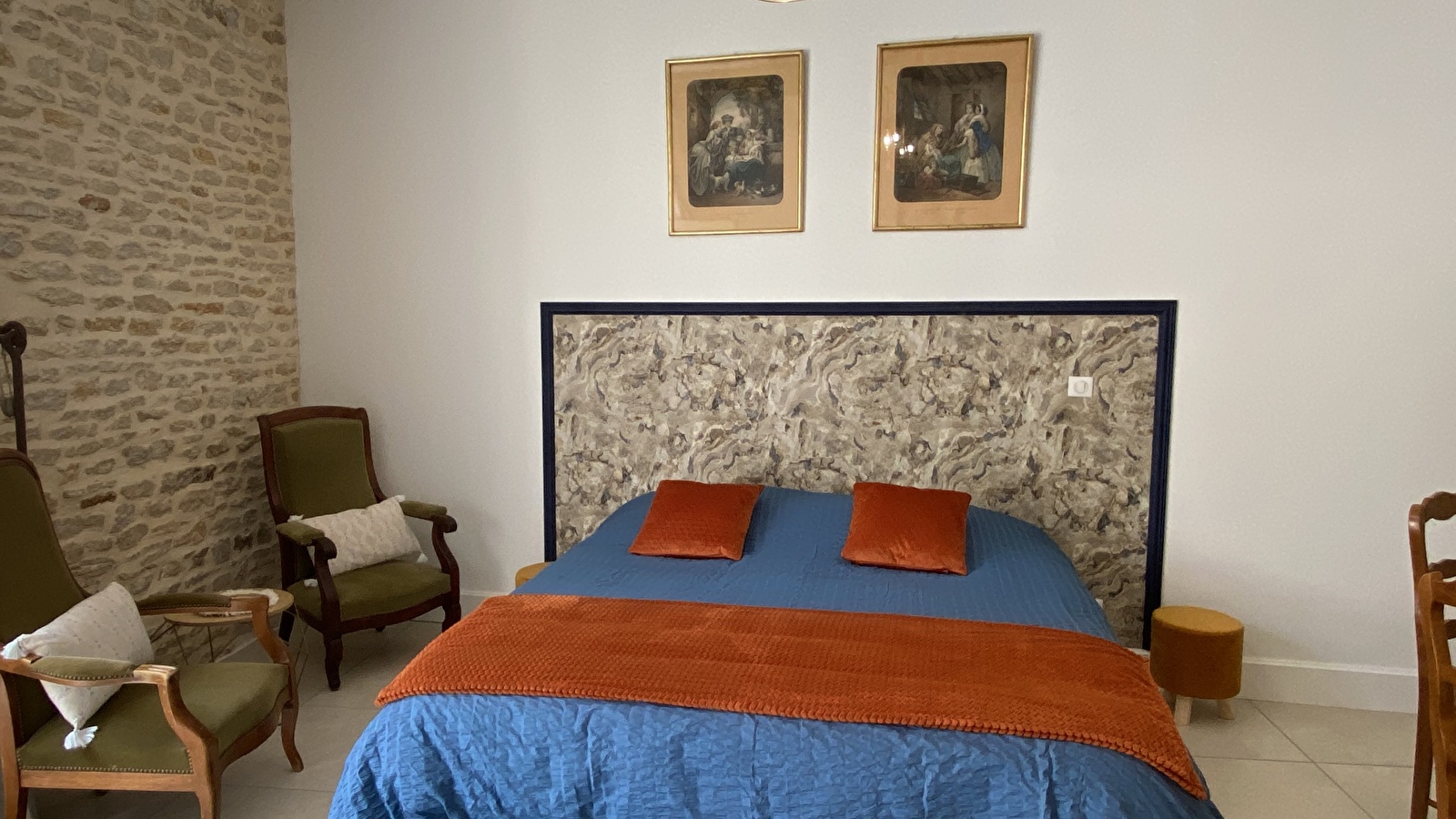 Château de Chatenay - chambre meublée  2 personnes + lit appoint