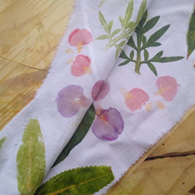 Atelier créatif en DUO enfant-Adulte d'impression botanique sur tissu (Hapa-zomé ou tataki-zomé)