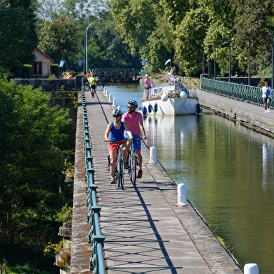 Pont-Canal sur la Loire