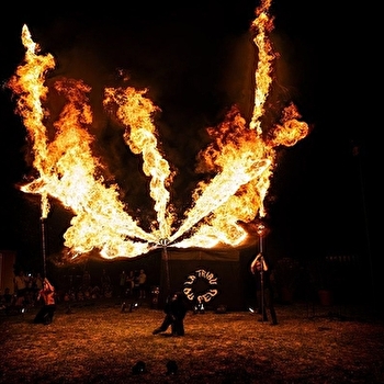 Le repère de Mélusine - Spectacle de Feu - CRUZY-LE-CHATEL