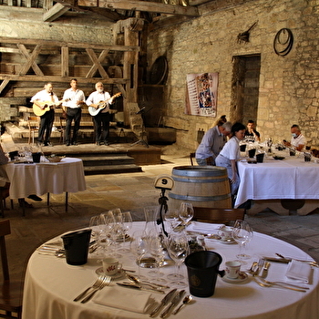 Fantastic Picnic au Château du Clos de Vougeot - VOUGEOT