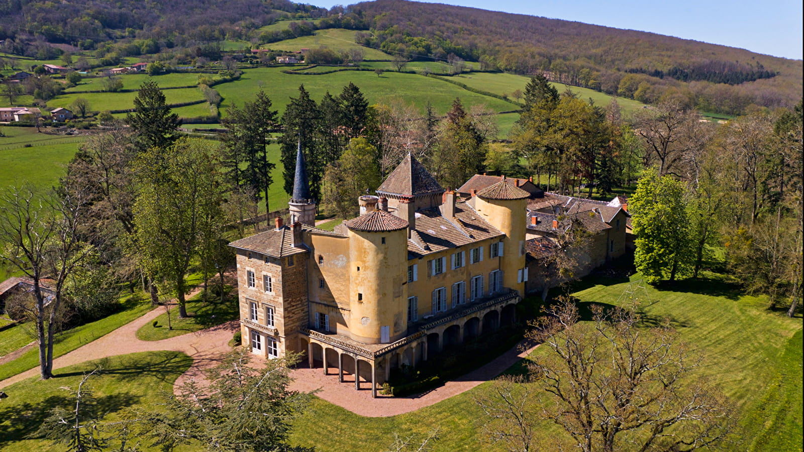 La Route des Châteaux en Bourgogne du sud