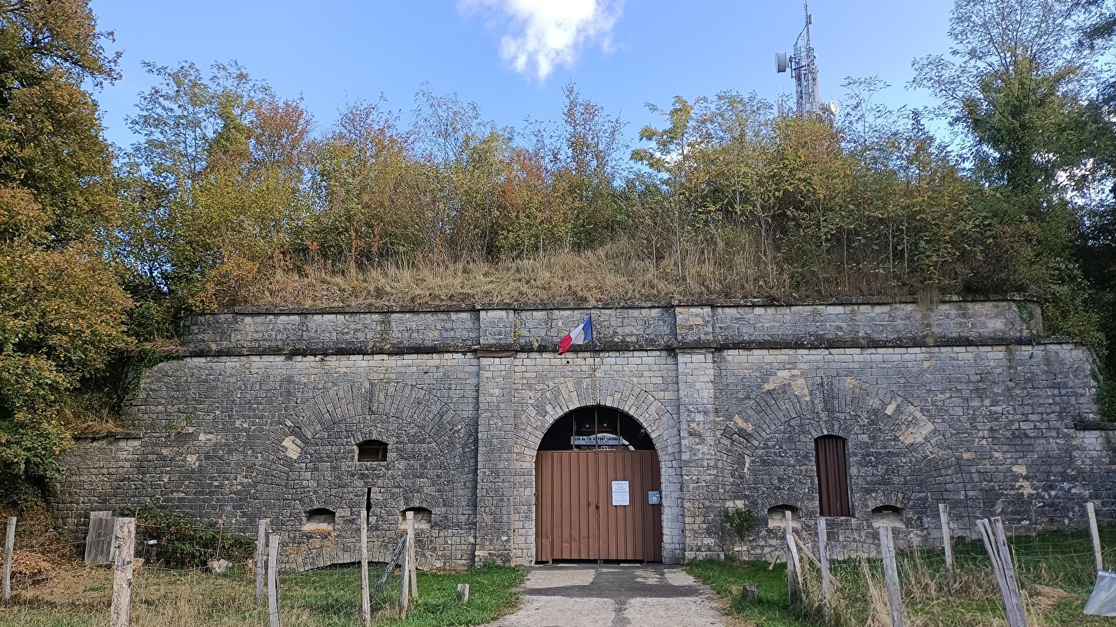 Fort Lachaux par le versant Ouest