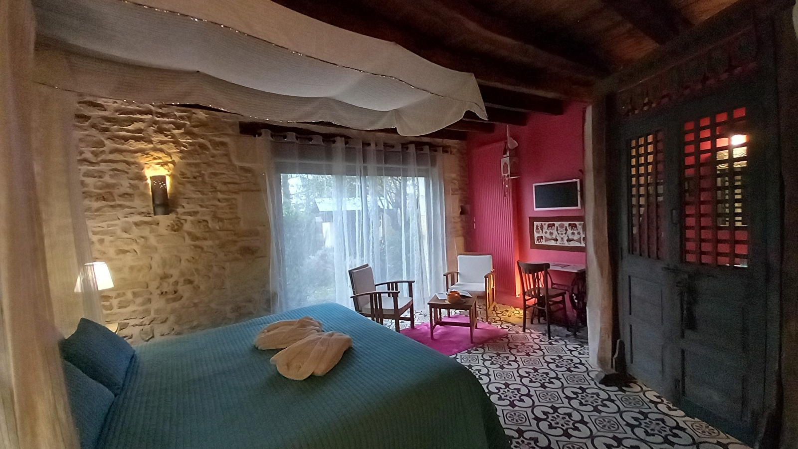 Aux Quatre Coins du Monde