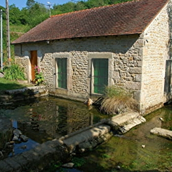 Lavoir couvert de Veuvey-sur-Ouche - VEUVEY-SUR-OUCHE