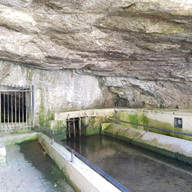 Le lavoir sous roche