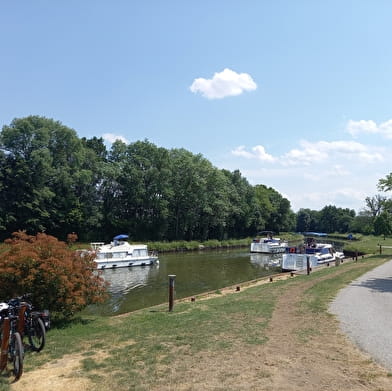 Halte Nautique de Fleury-sur-Loire et son restaurant