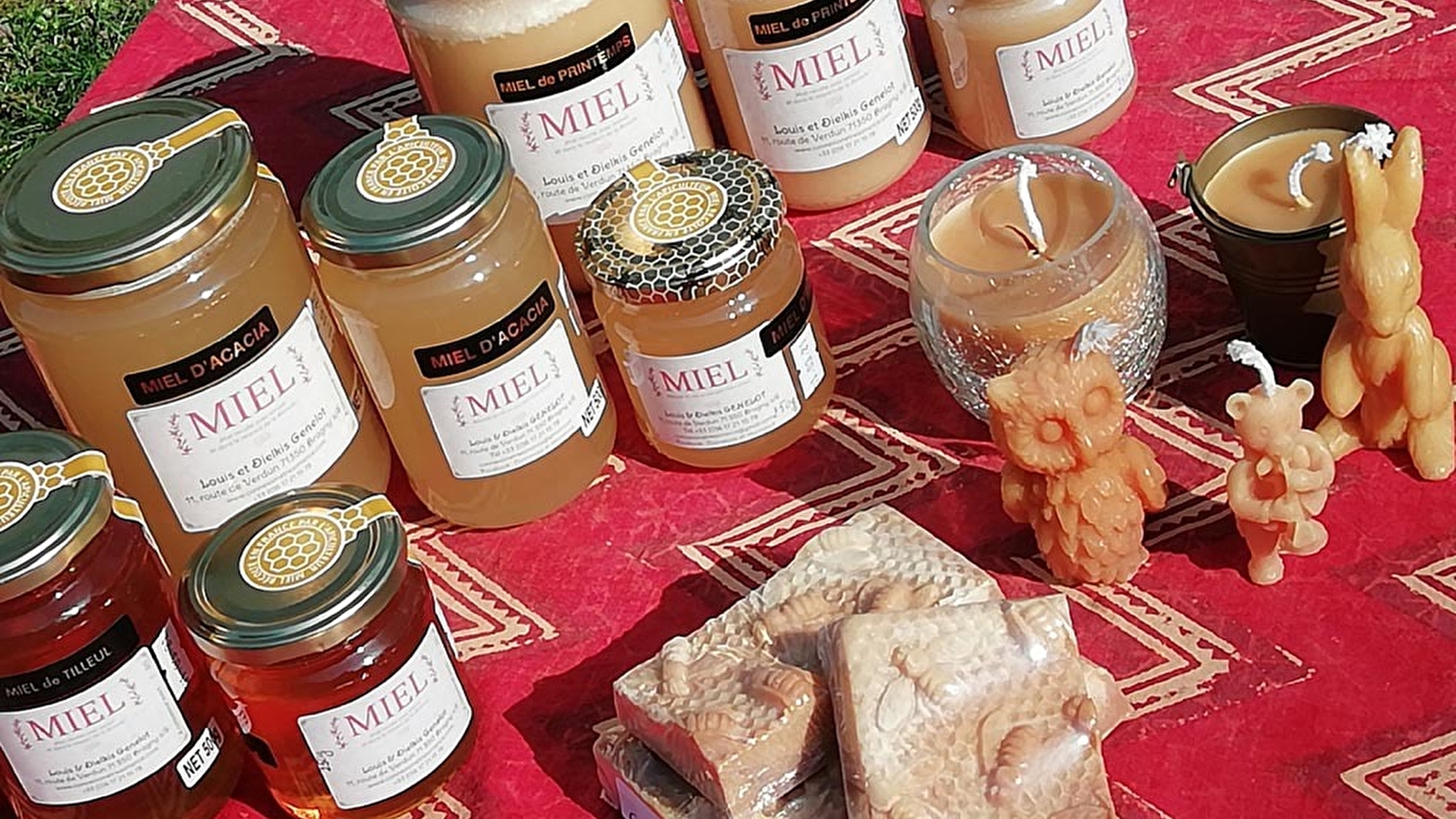 Miel acacia produit en Bourgogne-Franche-Comte