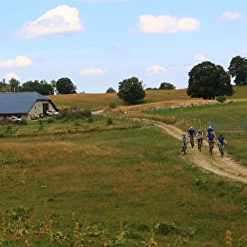 Parcours VTT 15 noir - Le grand tour du plateau de Retord - Espace FFC Ain Forestière - HAUT VALROMEY
