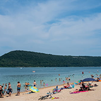 Plage de Doucier - lac de Chalain - DOUCIER