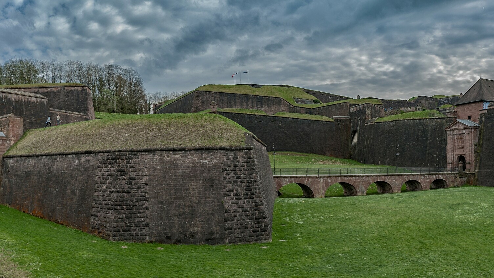 Tour des Forts EST