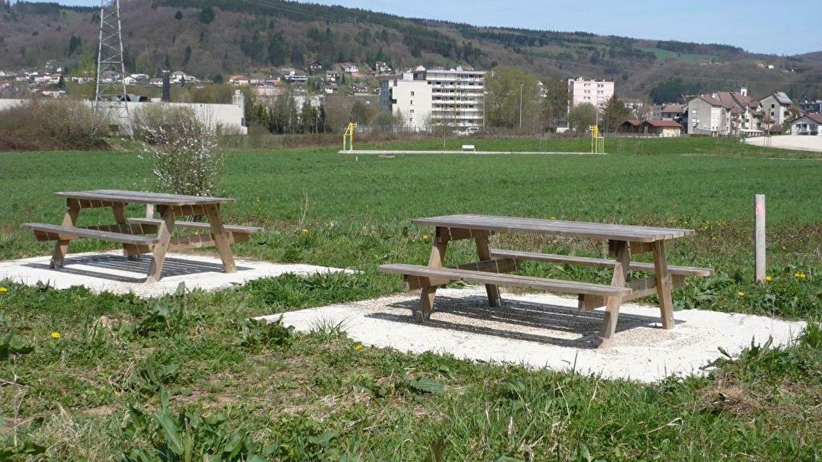 Aire de pique-nique au bord du Doubs