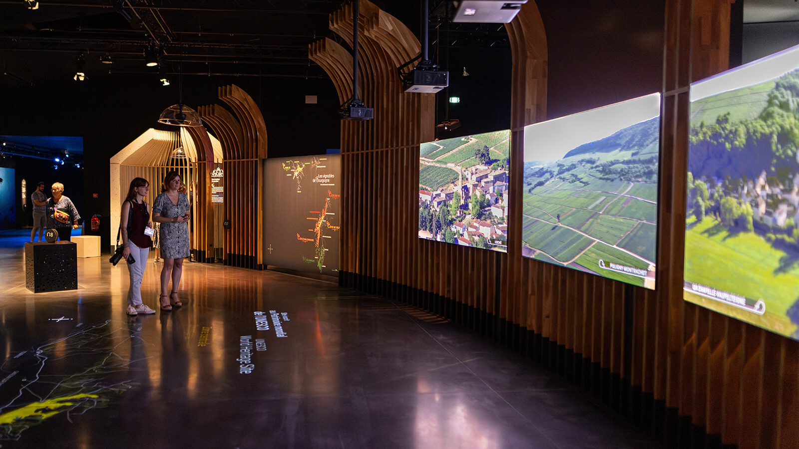 Vignobles en scène à la Cité des Climats et vins à Beaune