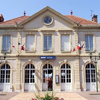 Autun moderne : du centre-ville au quartier de la gare