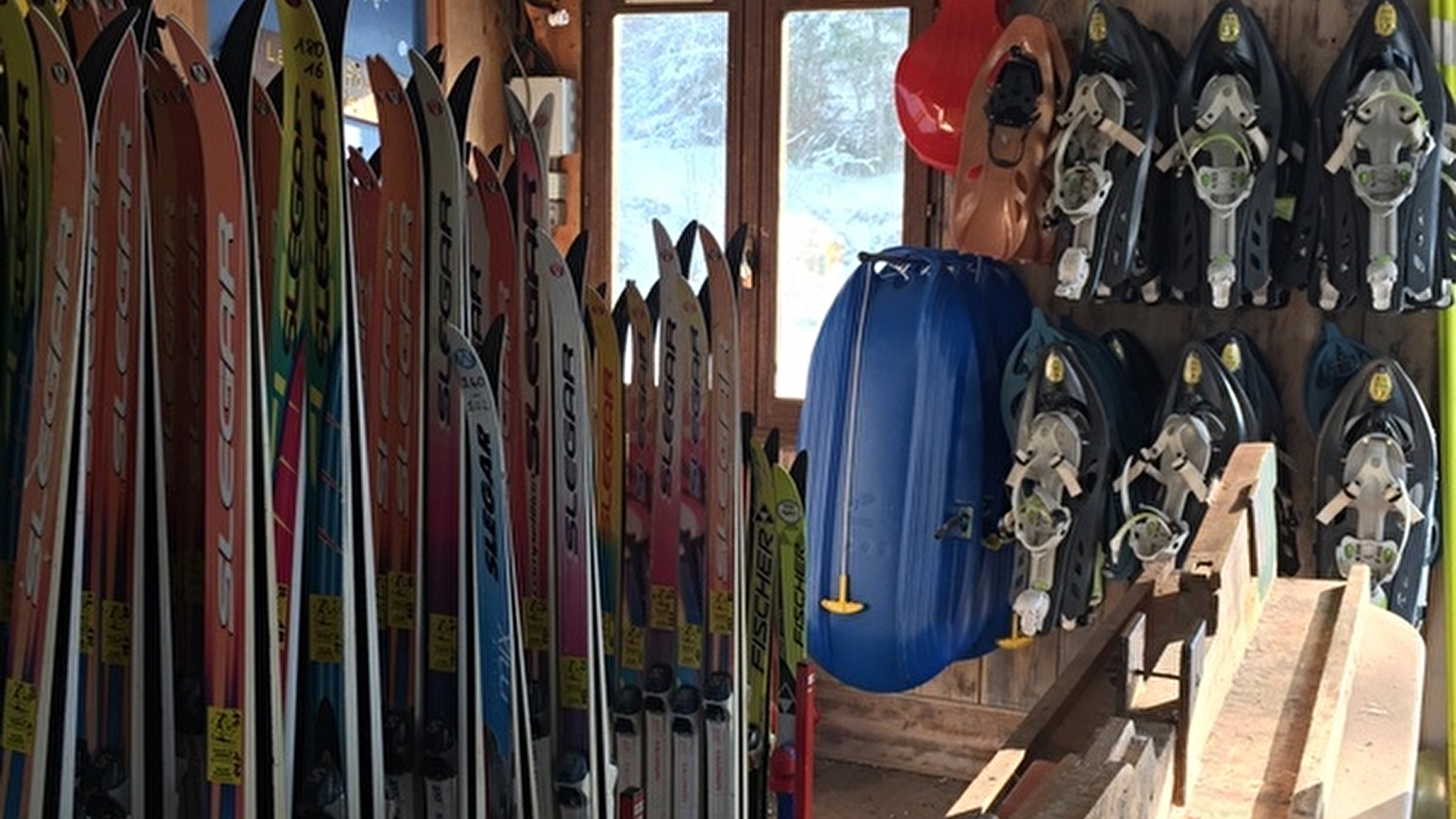 Location de matériel (ski de fond, raquettes) au Lac-des-Rouges-Truites
