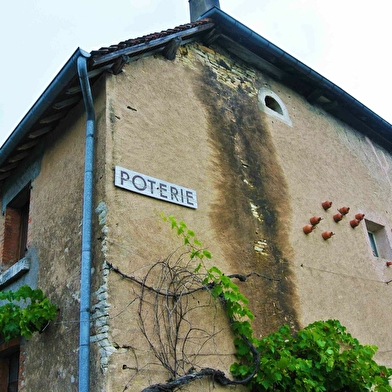 Atelier de poterie traditionnelle de Boult