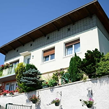 Gite SOUS LA COTE - BOUROGNE