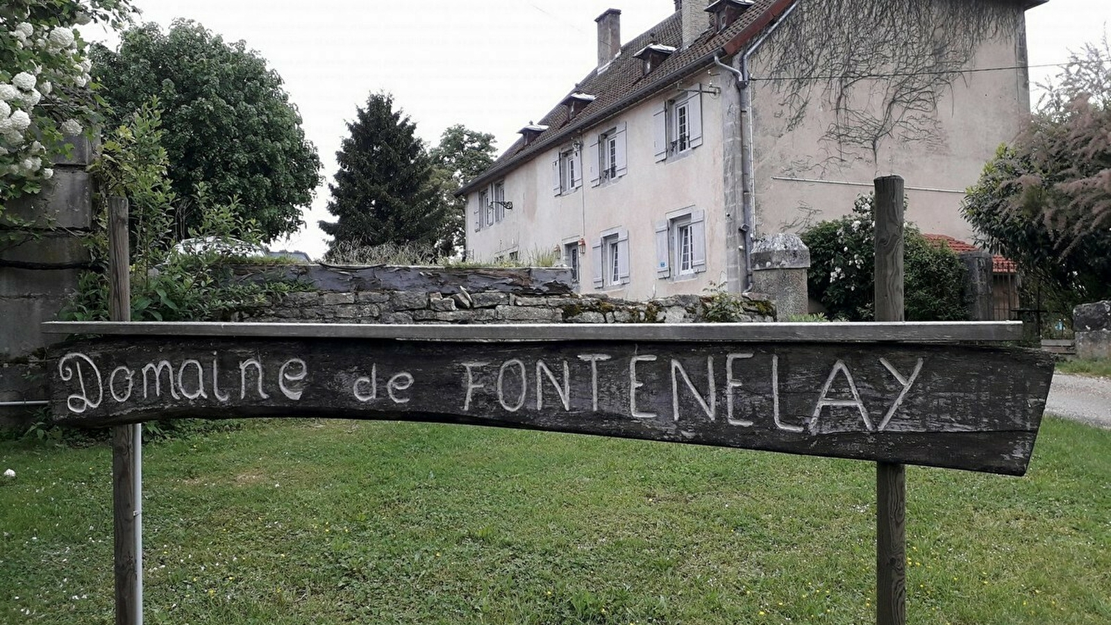 Gîte Jacuzzi de la source - Domaine de Fontenelay