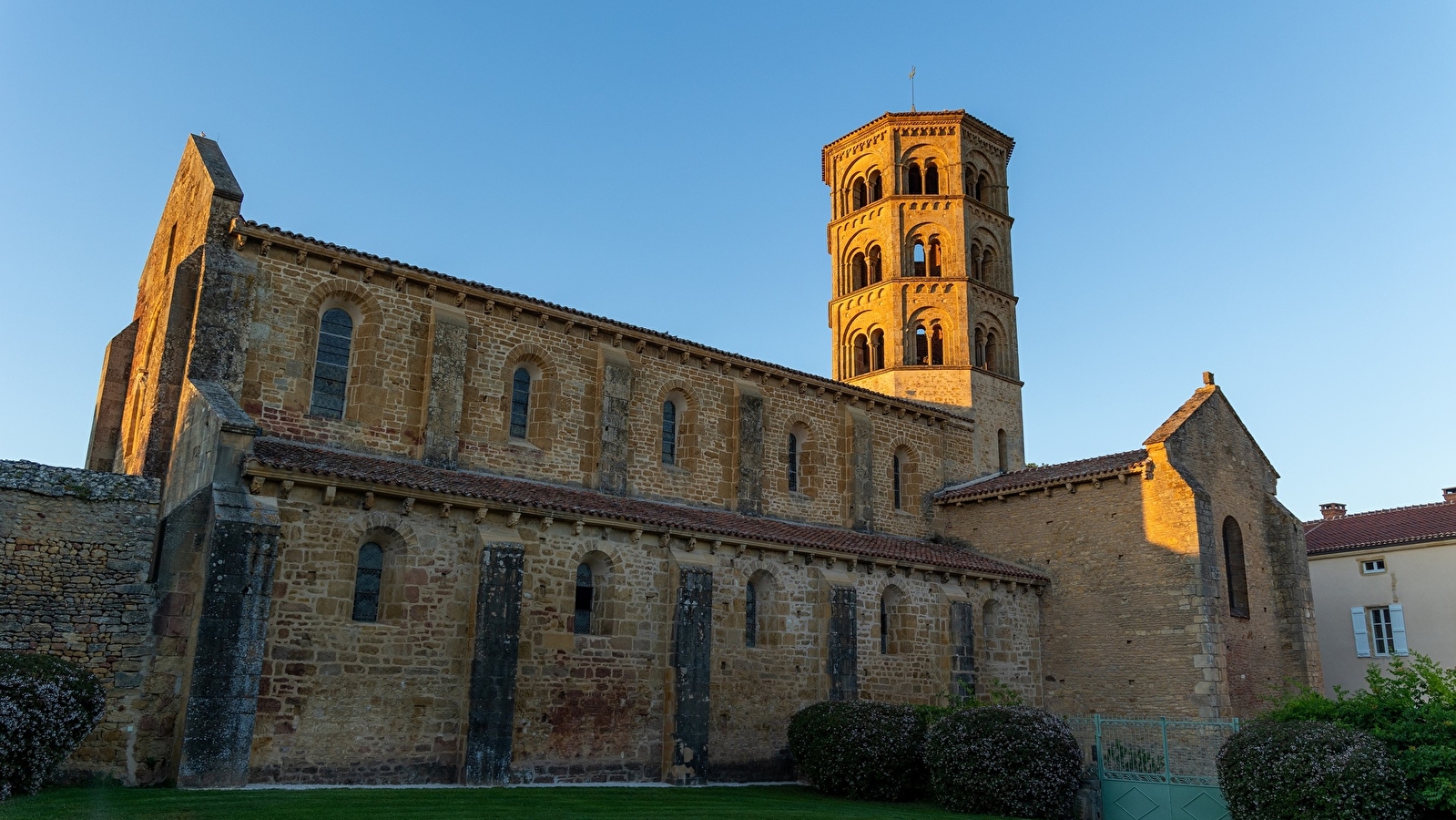 Visite nocturne de l'église d'Anzy