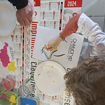 Atelier artistique 'Décore la Charolaise en pointillés ' - CHAROLLES