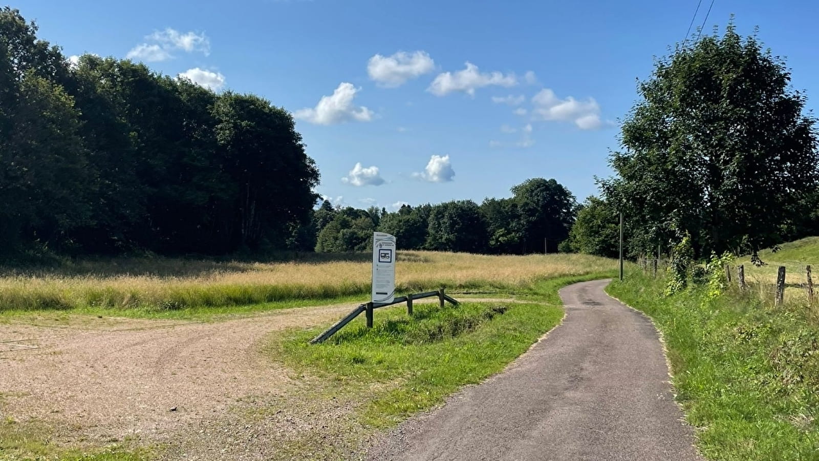Aire de stationnement pour camping-cars