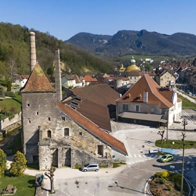 Visite d'une charpente du XVe siècle